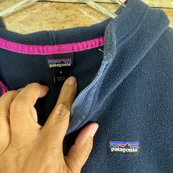 Patagonia® Worn Wear
Kids' Microdini Cropped Hoody Pullover sz m - Picture 3 of 5